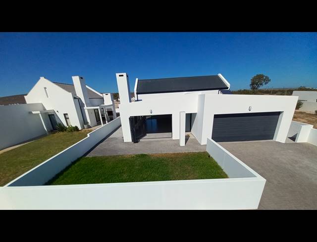 3 BEDROOM HOUSE FOR SALE IN BRITANNIA BEACH ESTATE